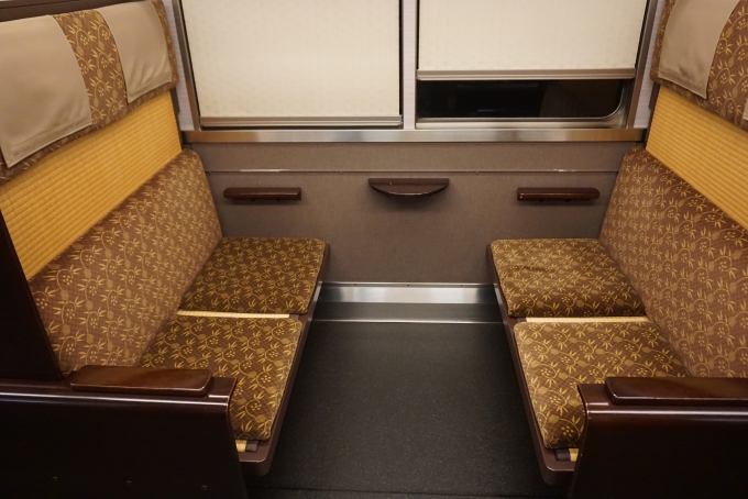 鉄道乗車記録の写真:車内設備、様子(12)        「阪急電鉄 6814車内」