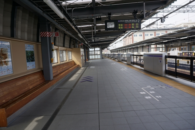 鉄道乗車記録の写真:駅舎・駅施設、様子(11)        「梅小路京都西駅ホーム」