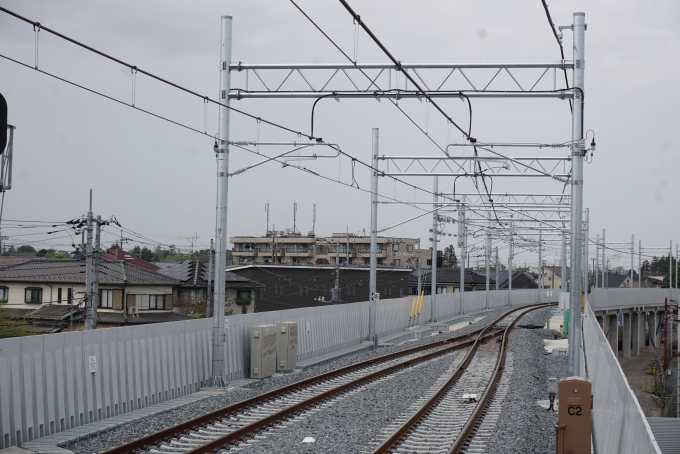 鉄道乗車記録の写真:駅舎・駅施設、様子(6)        「愛宕駅ホームから見た春日部方面線路」