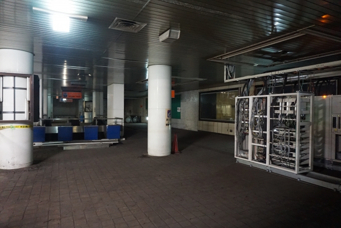 鉄道乗車記録の写真:駅舎・駅施設、様子(30)        「旧成田空港駅構内」