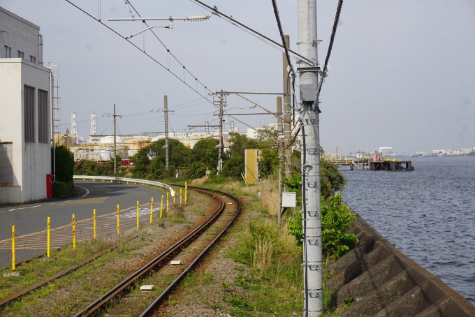 鉄道乗車記録の写真:車窓・風景(17)        「海芝浦駅ホームから見た風景」