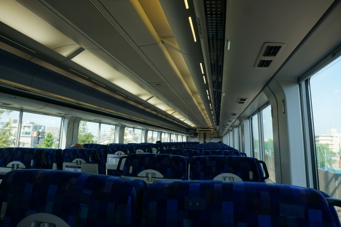 鉄道乗車記録の写真:車内設備、様子(4)        「JR東日本 モハE257-512車内」
