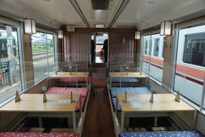 鉄道乗車記録の写真:車内設備、様子(6)        「会津鉄道 AT-401
お座敷席」