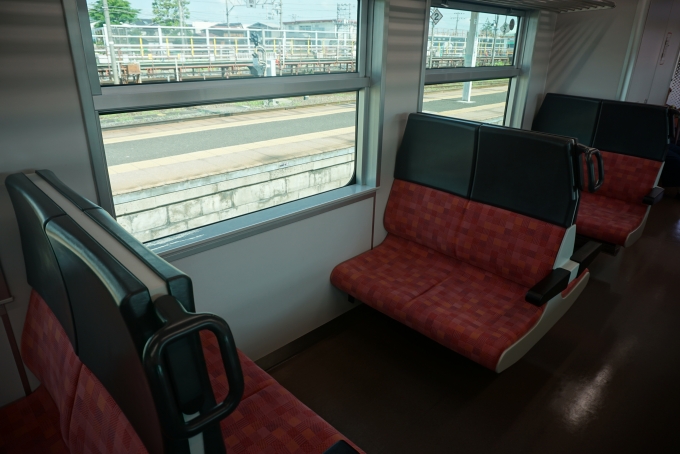 鉄道乗車記録の写真:車内設備、様子(9)        「JR東日本 GV-E400系の座席」