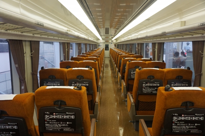 鉄道乗車記録の写真:車内設備、様子(9)        「東武鉄道 モハ205-5車内」
