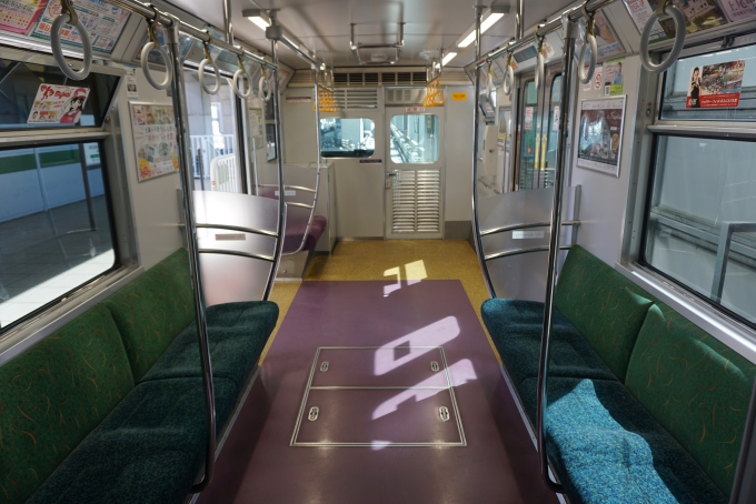 鉄道乗車記録の写真:車内設備、様子(4)        「埼玉新都市交通 2603車内」