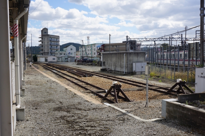 鉄道乗車記録の写真:駅舎・駅施設、様子(3)        「JR三田駅1番線の尼崎寄りにある国鉄有馬線の線路跡」