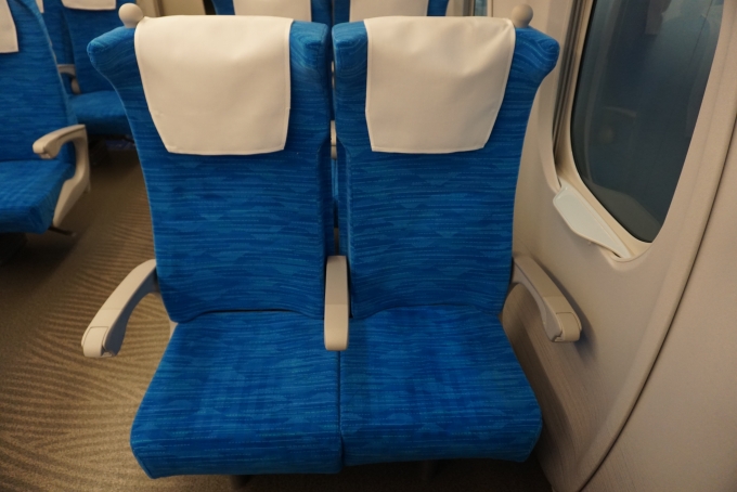 鉄道乗車記録の写真:車内設備、様子(8)        「JR東海 745-17座席2」