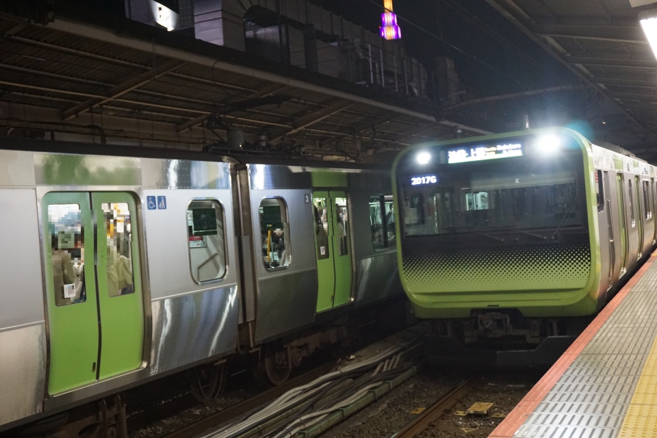 鉄道乗車記録「新宿駅から日暮里駅」乗車した列車(外観)の写真(2) by トレイン 撮影日時:2021年11月27日
