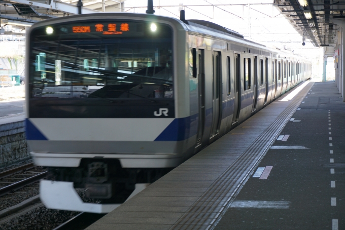 鉄道乗車記録の写真:乗車した列車(外観)(1)          「3番線に到着するところを撮影」
