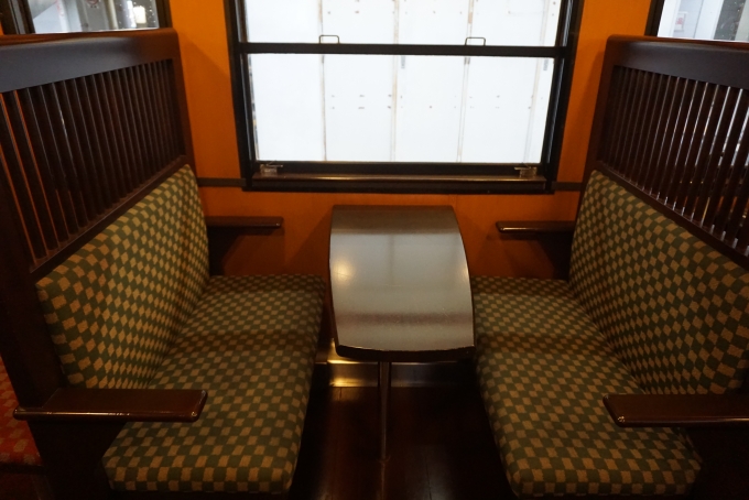 鉄道乗車記録の写真:車内設備、様子(17)     「JR九州 キハ140 2125の座席2」