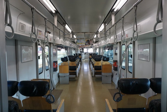 鉄道乗車記録の写真:車内設備、様子(8)        「JR九州 クモハ817-29車内」