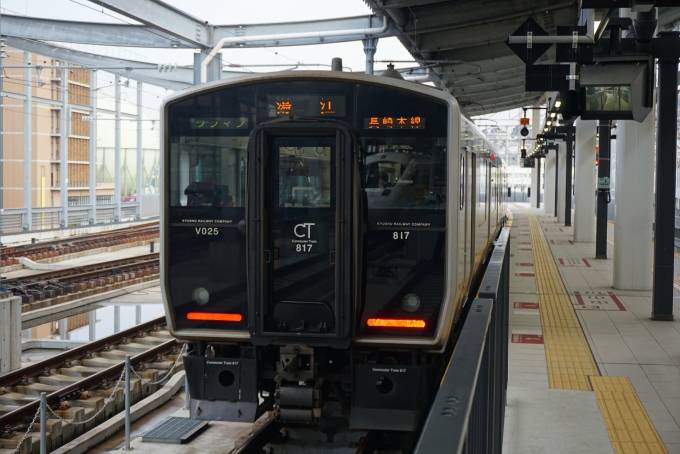 鉄道乗車記録の写真:乗車した列車(外観)(6)        「JR九州 クハ816-25
乗車前に撮影」