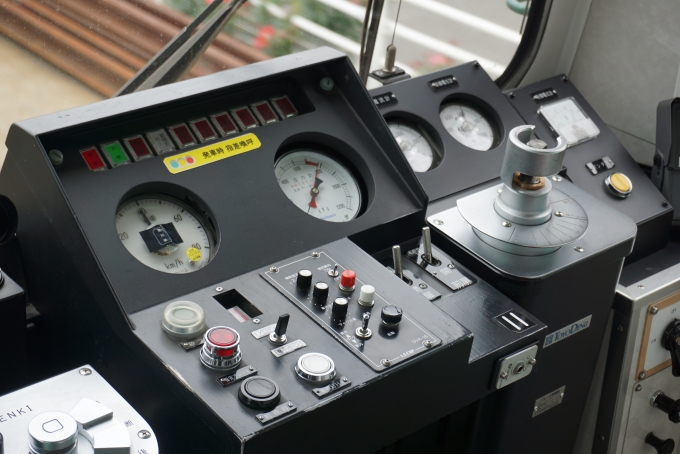 鉄道乗車記録の写真:車内設備、様子(3)        「時速40キロで走行中」
