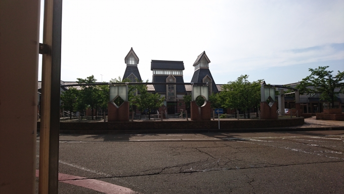鉄道乗車記録の写真:駅舎・駅施設、様子(4)        「高田駅舎」