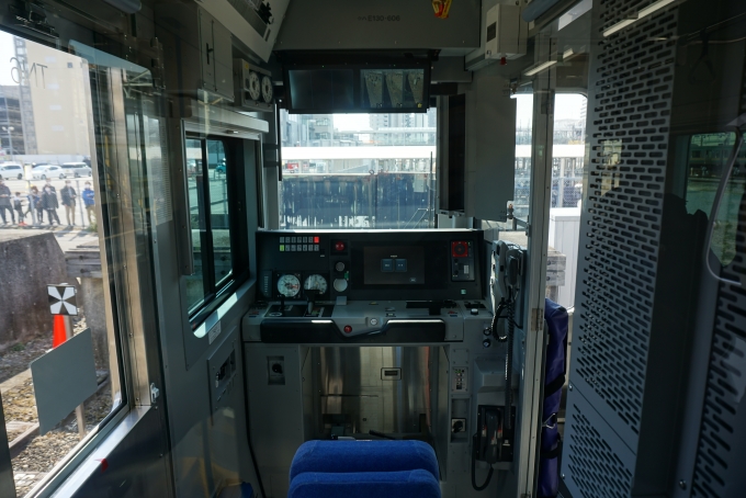 鉄道乗車記録の写真:旅の思い出(20)        「JR東日本 クハE130-606
運転座席」