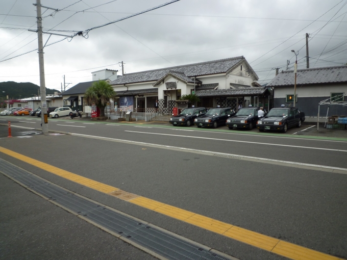 鉄道乗車記録の写真:駅舎・駅施設、様子(1)        「到着した今宿駅」