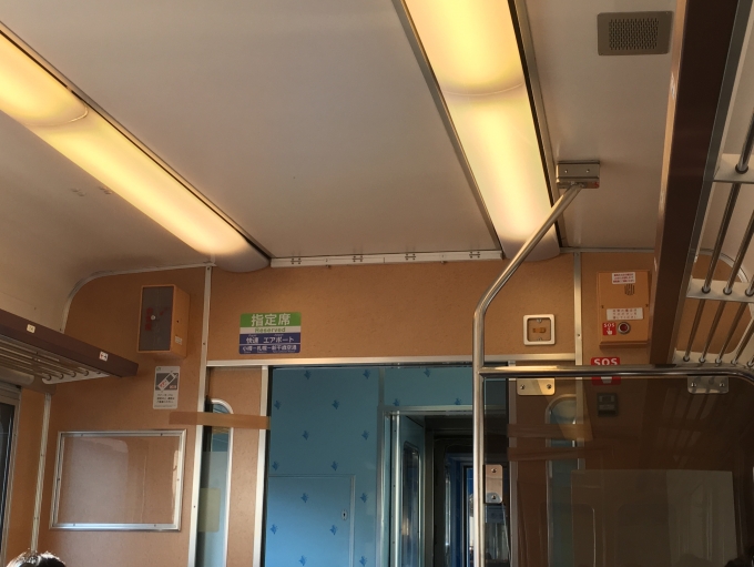 鉄道乗車記録の写真:車内設備、様子(3)        「ドアに何があったのだろうか...」