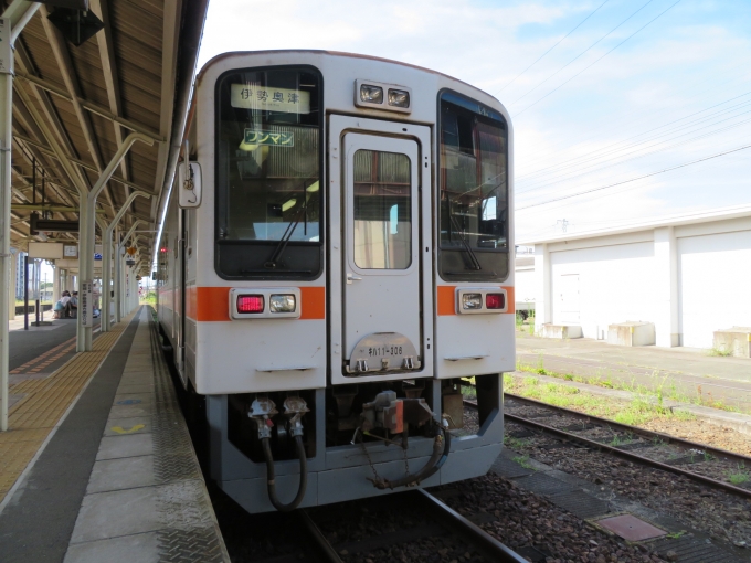 鉄道乗車記録の写真:乗車した列車(外観)(1)          「キハ11の伊勢奥津行きに乗車しました。」