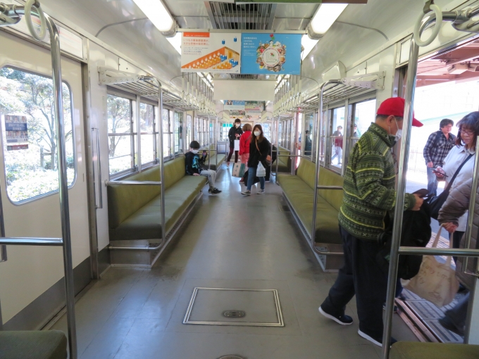 鉄道乗車記録の写真:車内設備、様子(2)        「阪神7861形の車内です。」