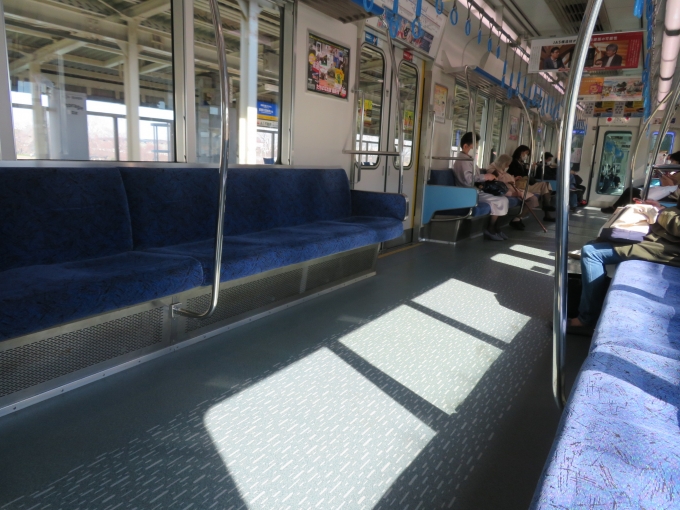 鉄道乗車記録の写真:車内設備、様子(1)        「阪神5500系の車内です」