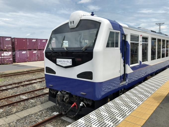 鉄道乗車記録の写真:乗車した列車(外観)(1)        「秋田港駅から秋田駅まで乗ります。」
