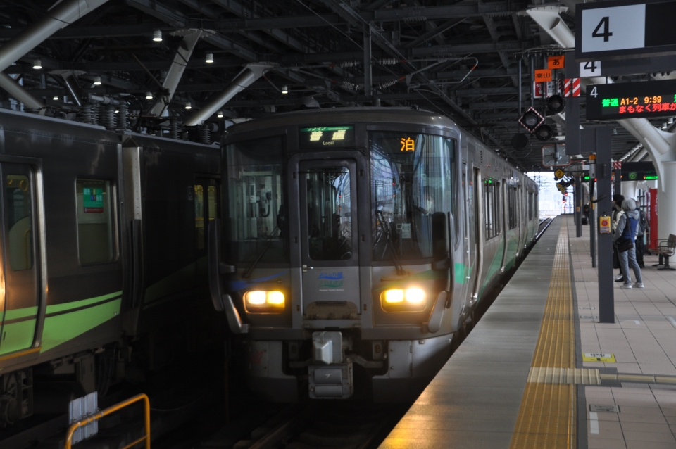 鉄道乗車記録「富山駅から泊駅」乗車した列車(外観)の写真(1) by koreanrailfan 撮影日時:2022年04月16日