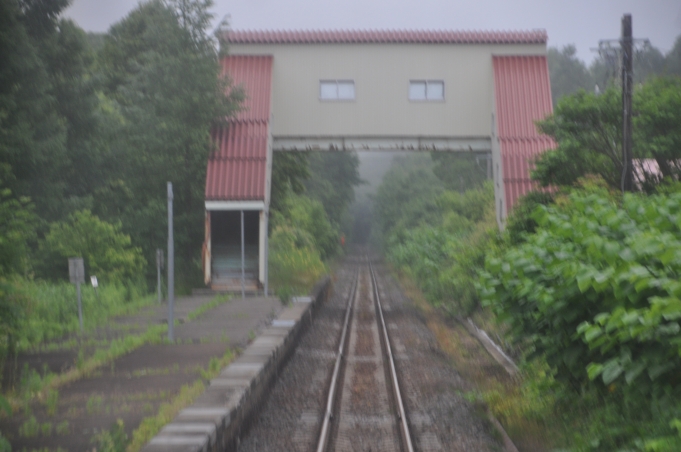 鉄道乗車記録の写真:車窓・風景(12)        「　池田園駅跡を通過します。」