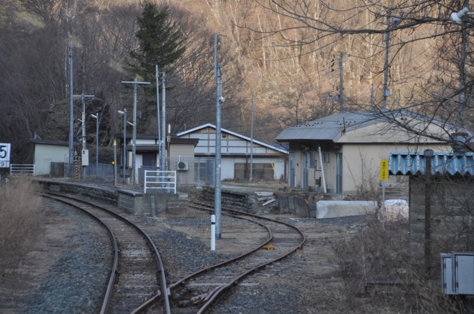 鉄道乗車記録の写真:駅舎・駅施設、様子(4)        「　旧平津戸駅跡を通過」