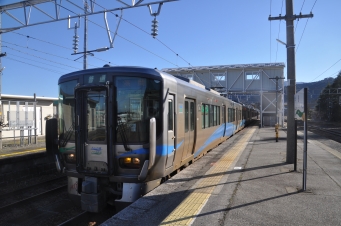 泊駅から高岡駅:鉄道乗車記録の写真