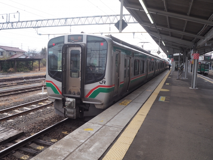 鉄道乗車記録の写真:乗車した列車(外観)(2)        「クモハE721-42
普通 白石発 仙台行 439M」