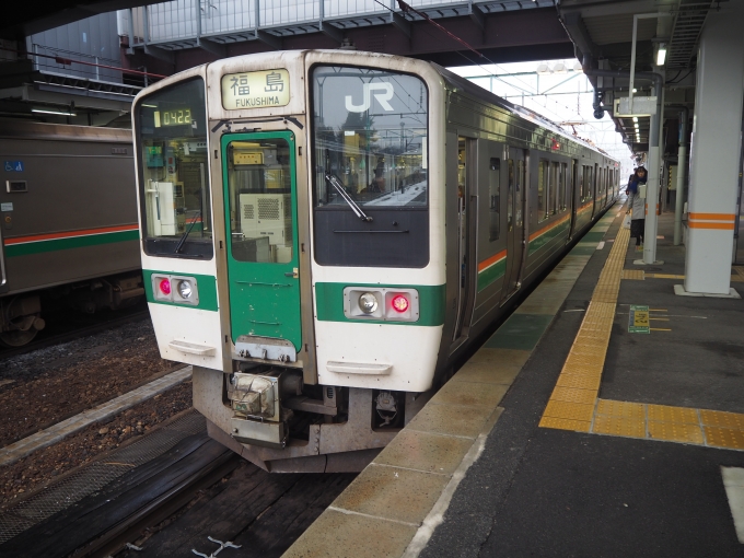 鉄道乗車記録の写真:乗車した列車(外観)(2)        「普通 米沢発 福島行 422M」