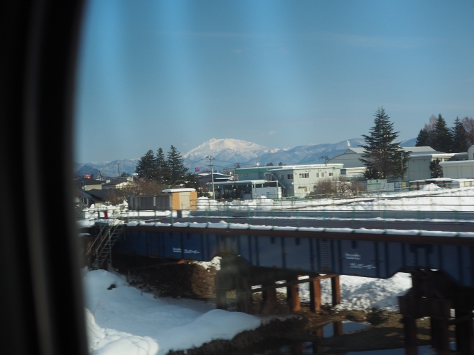 鉄道乗車記録の写真:車窓・風景(4)        「秋田駒ヶ岳？」