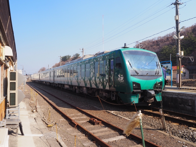 鉄道乗車記録の写真:乗車した列車(外観)(7)     「リゾートしらかみ
HB-E300系 橅編成」