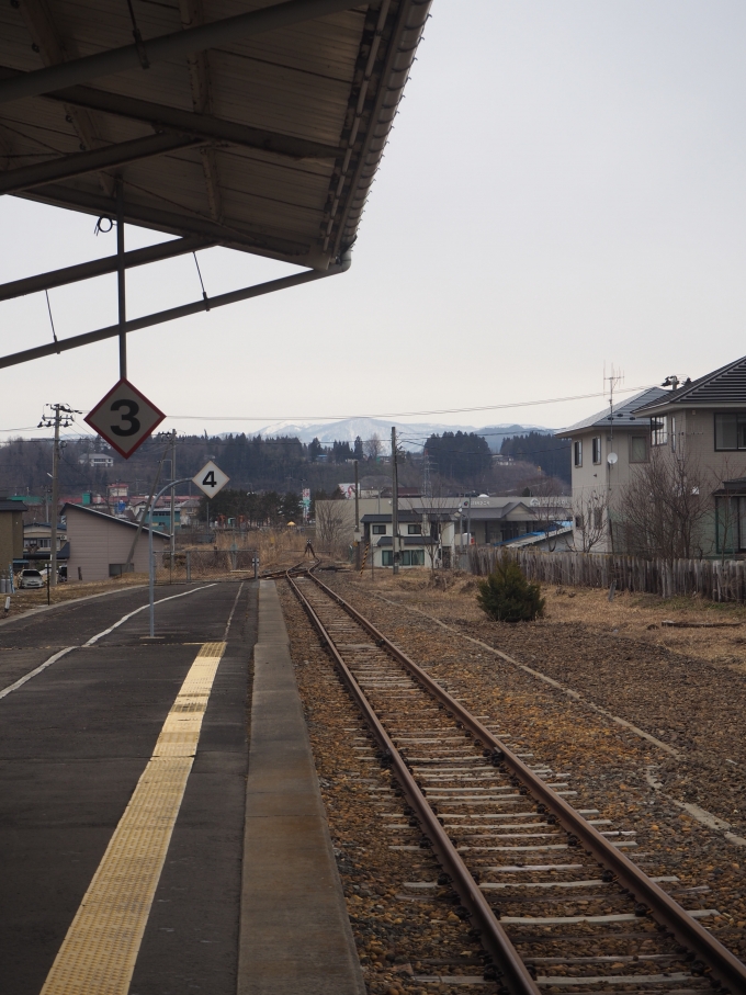 鉄道乗車記録の写真:駅舎・駅施設、様子(4)        「JR 花輪線 十和田南駅
ホームから北方向
スイッチバックのため線路なし」