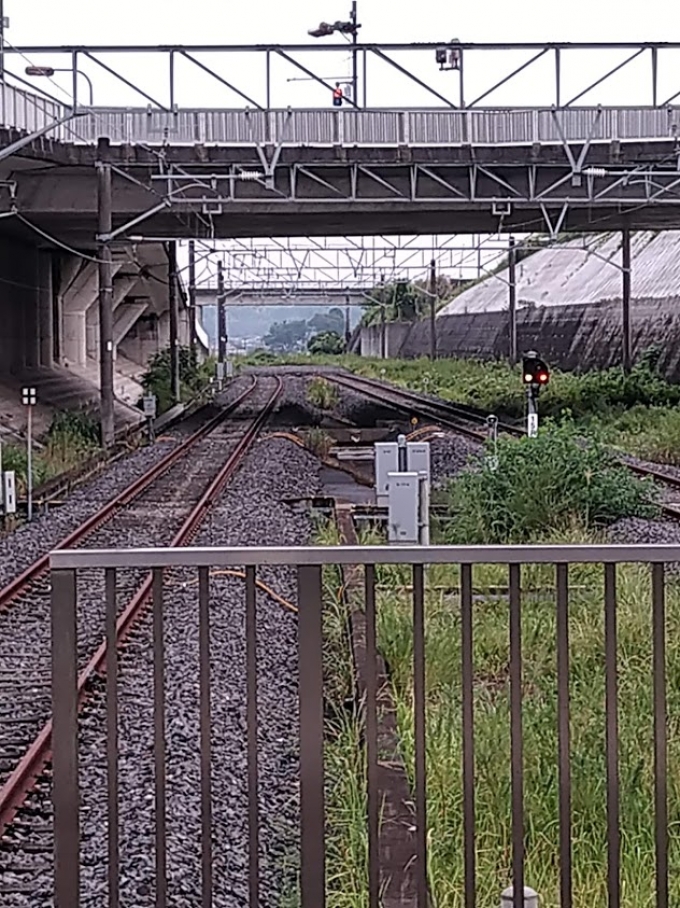 鉄道乗車記録の写真:駅舎・駅施設、様子(3)        「海士有木方面をホームから。
」