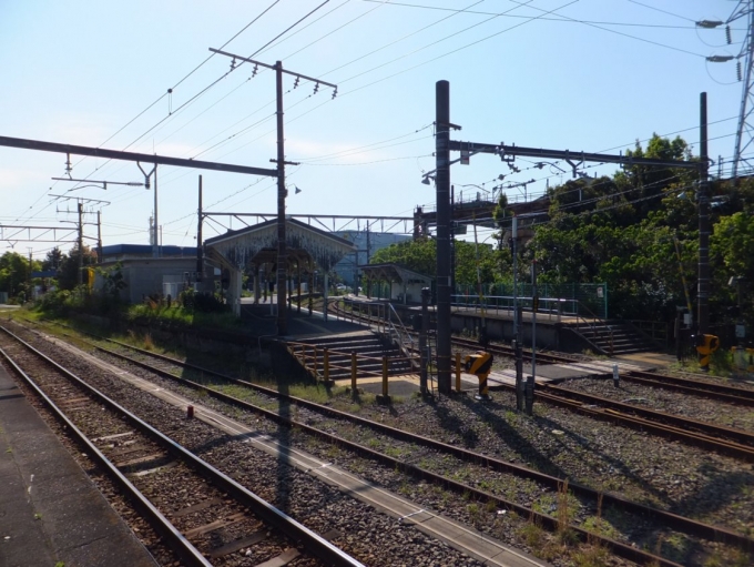 鉄道乗車記録の写真:駅舎・駅施設、様子(1)        「浅野駅の様子。
鶴見～扇町の本線と、海芝浦への支線が分岐する。


」