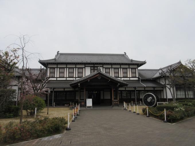 鉄道乗車記録の写真:旅の思い出(1)        「京都鉄道博物館の出口です。グッズだけの場合は入場券無しで購入することが出来ます。
今回は鉄道博物館はあきらめて(涙)グッズだけ買いに来ました。」
