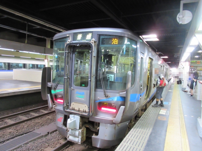鉄道乗車記録の写真:乗車した列車(外観)(2)        「この列車で金沢駅に行きます。」