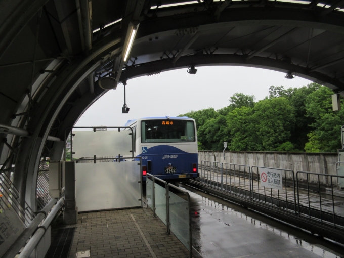 鉄道乗車記録の写真:乗車した列車(外観)(3)        「大曽根駅で待っていると入線してきたのはバスでした!
(この写真は小幡緑地駅で降りた時に撮影)」
