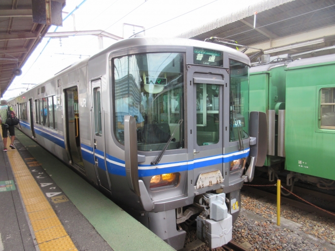 鉄道乗車記録の写真:乗車した列車(外観)(1)          「福井駅まではこの列車に乗ります。」