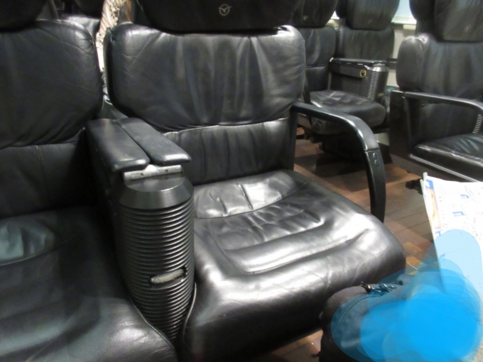 鉄道乗車記録の写真:車内設備、様子(6)     「特急ソニックの座席シートです、豪華ですね。」