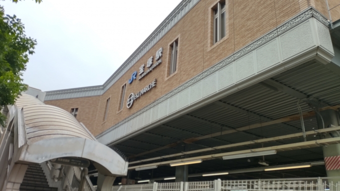 鉄道乗車記録の写真:駅舎・駅施設、様子(1)        「宝塚駅まではほとんど阪急電車なのでJR宝塚駅で降りるのは珍しいです。

しかし一駅だけしか乗らないのは物足りないです(笑)」