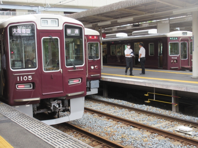 鉄道乗車記録の写真:駅舎・駅施設、様子(1)          「少し早く神戸本線のホームに着いたので色々と撮影してました。」