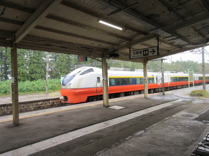 鉄道乗車記録の写真:列車・車両の様子(未乗車)(6)        「駅に入線してきた「特急つがる」の写真は撮れてませんでした。
なので弘前方面行きの列車の写真を載せました。

」