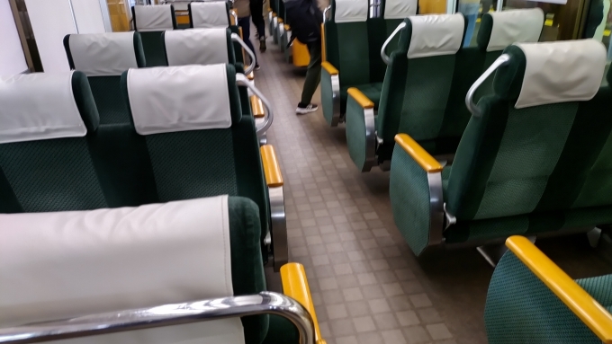 鉄道乗車記録の写真:車内設備、様子(4)        「次はどの車両で大阪梅田駅まで行こうか、と思ってたらやはり9000系ですね。
でも車両の写真は撮り忘れ…」