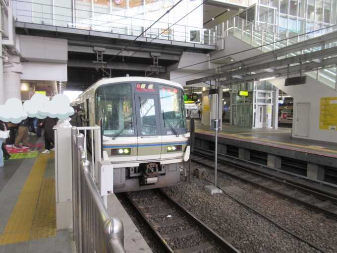 鉄道乗車記録の写真:列車・車両の様子(未乗車)(1)          「大阪駅環状線外回り2番ホームです。」