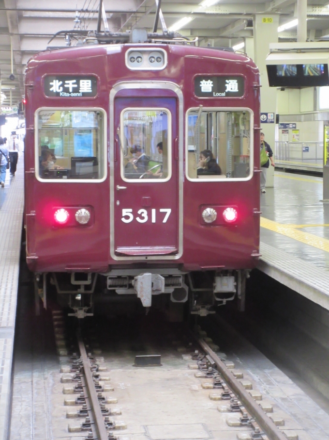鉄道乗車記録の写真:列車・車両の様子(未乗車)(3)        「今日は一日乗車券を利用してるので大阪梅田駅まで乗車しました。
この場合は一度改札を出るのか、出なくても良いのか？
結局いつもの様に改札出てました。」