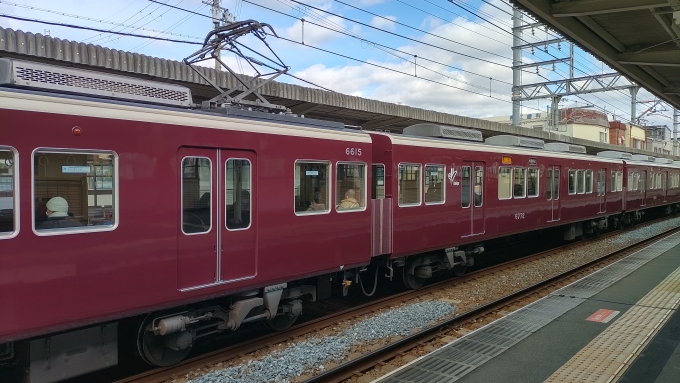 鉄道乗車記録の写真:列車・車両の様子(未乗車)(1)          「大阪梅田行きの電車です。」