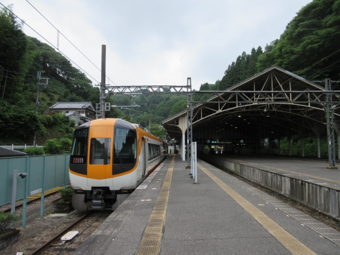 鉄道乗車記録の写真:乗車した列車(外観)(1)        「吉野駅から大阪阿部野橋駅までは特急に乗りました♪」